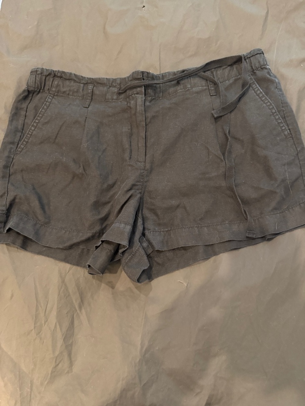 Lou & Grey Charcoal Drawstring Linen-Blend Shorts